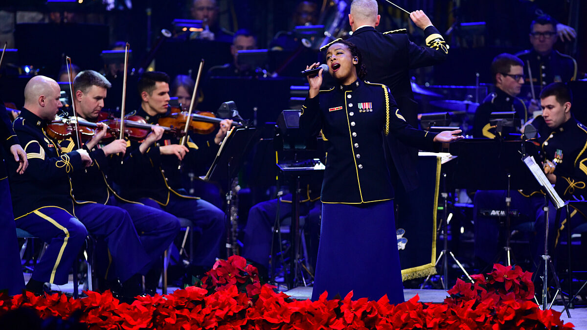 The U.S. Army Band "Pershing's Own" American Holiday Festival